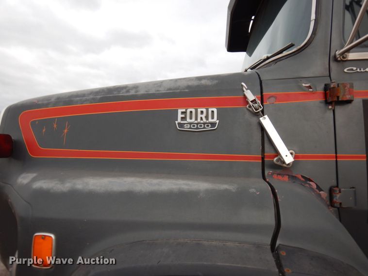 image for item AF9465 1979 Ford 9000  dump truck