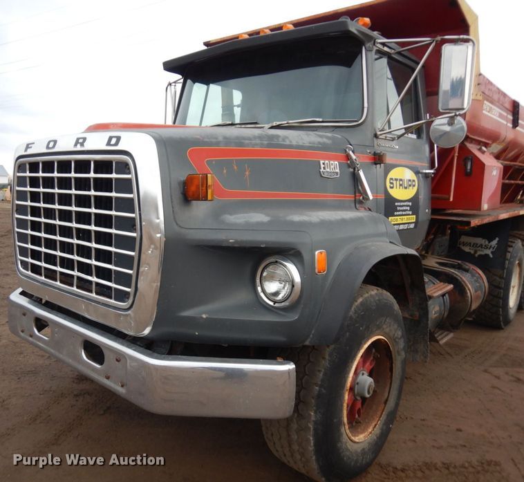 image for item AF9465 1979 Ford 9000  dump truck