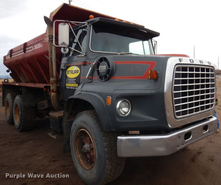 image for item AF9465 1979 Ford 9000  dump truck
