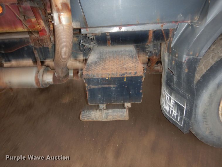 image for item AF9465 1979 Ford 9000  dump truck