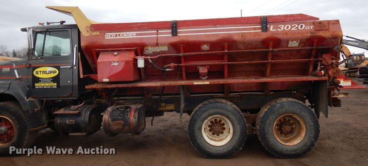 image for item AF9465 1979 Ford 9000  dump truck