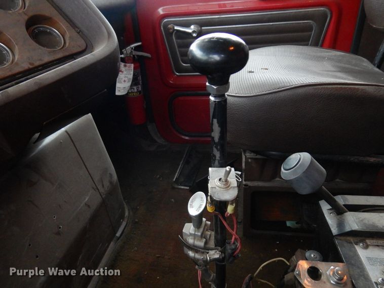 image for item AF9465 1979 Ford 9000  dump truck