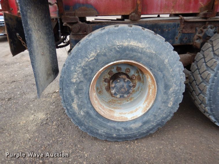 image for item AF9465 1979 Ford 9000  dump truck