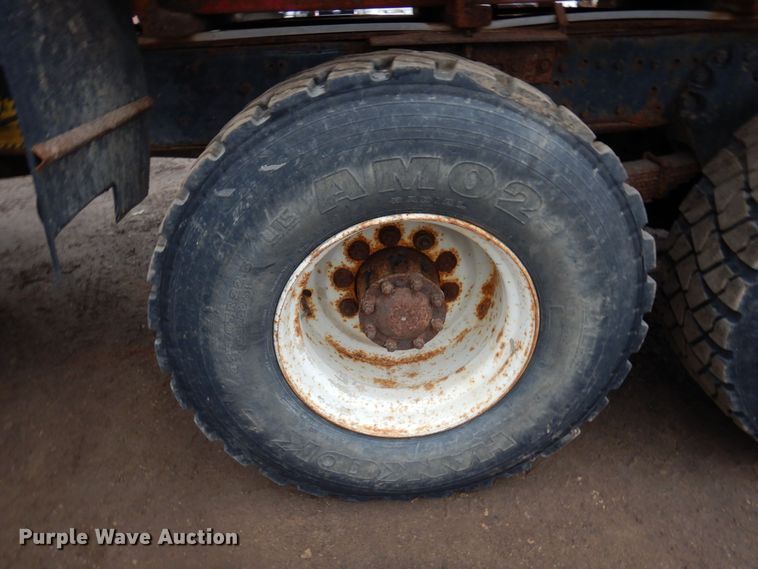 image for item AF9465 1979 Ford 9000  dump truck