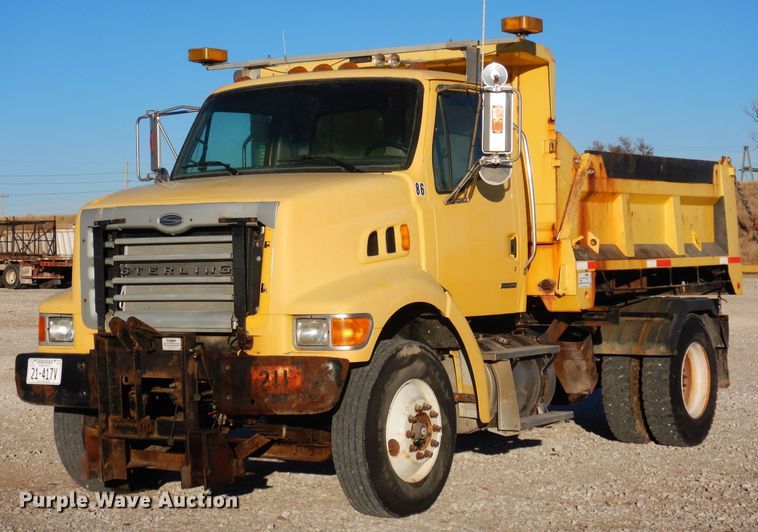 image for item DF8215 2006 Sterling  dump truck