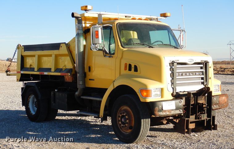 image for item DF8215 2006 Sterling  dump truck