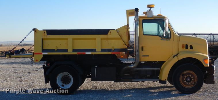 image for item DF8215 2006 Sterling  dump truck