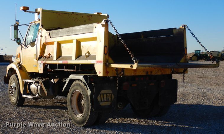 image for item DF8215 2006 Sterling  dump truck