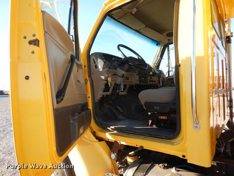 image for item DF8215 2006 Sterling  dump truck