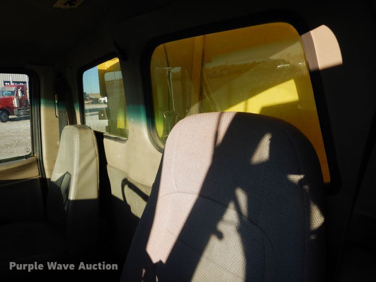 image for item DF8215 2006 Sterling  dump truck