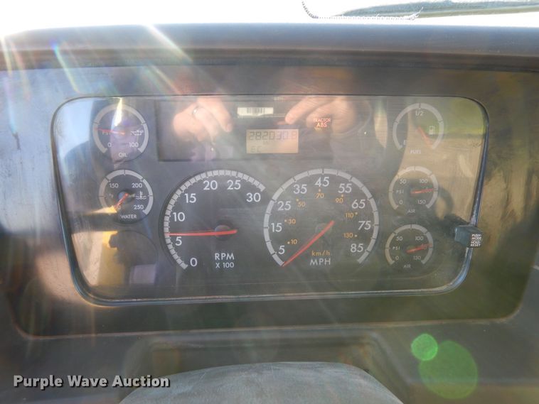 image for item DF8215 2006 Sterling  dump truck