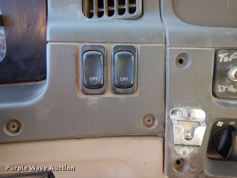 image for item DF8215 2006 Sterling  dump truck