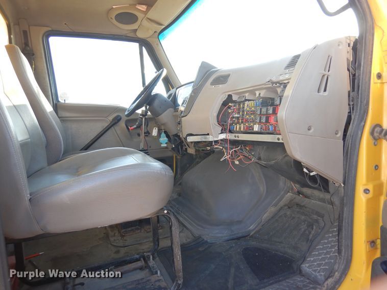 image for item DF8215 2006 Sterling  dump truck