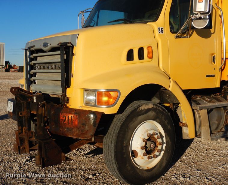 image for item DF8215 2006 Sterling  dump truck