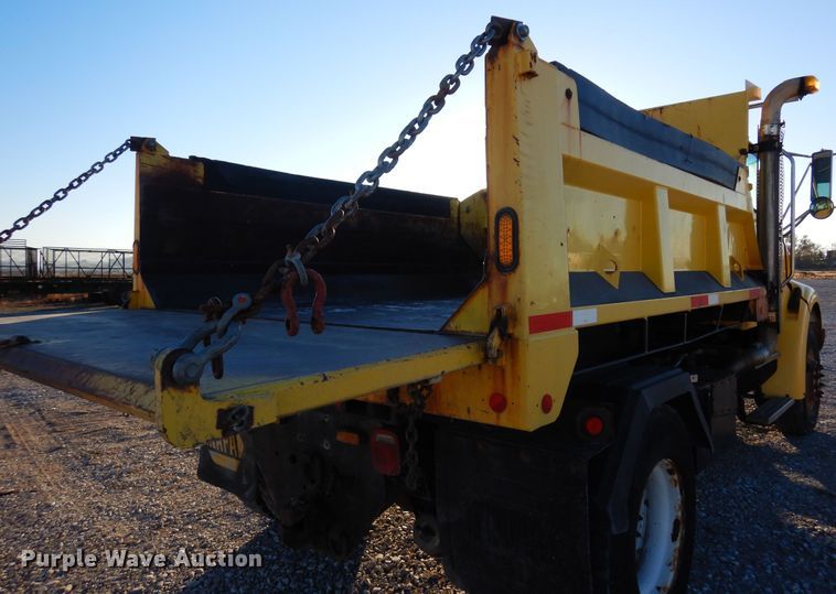 image for item DF8215 2006 Sterling  dump truck