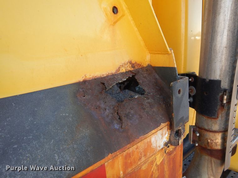 image for item DF8215 2006 Sterling  dump truck