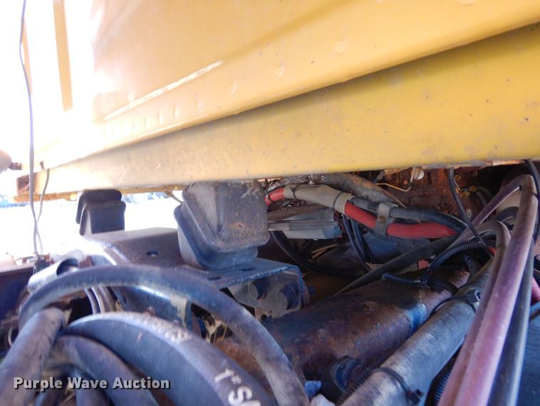 image for item DF8215 2006 Sterling  dump truck