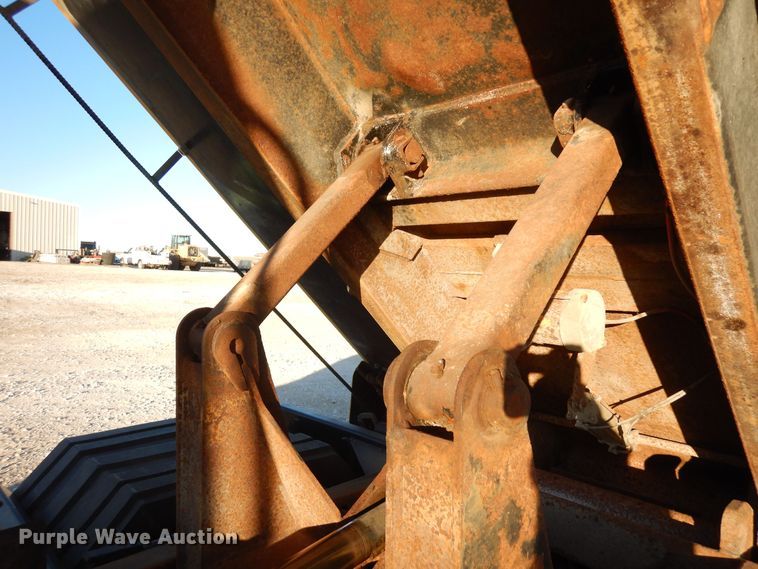 image for item DF8215 2006 Sterling  dump truck