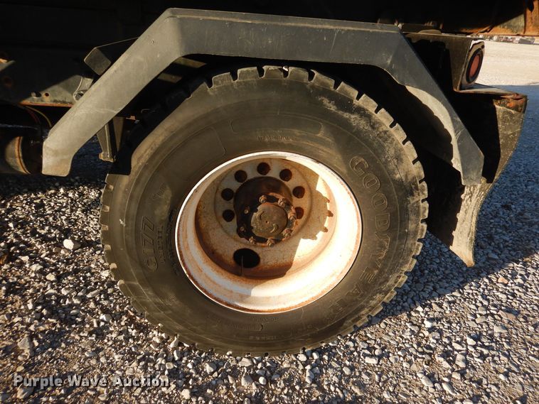 image for item DF8215 2006 Sterling  dump truck