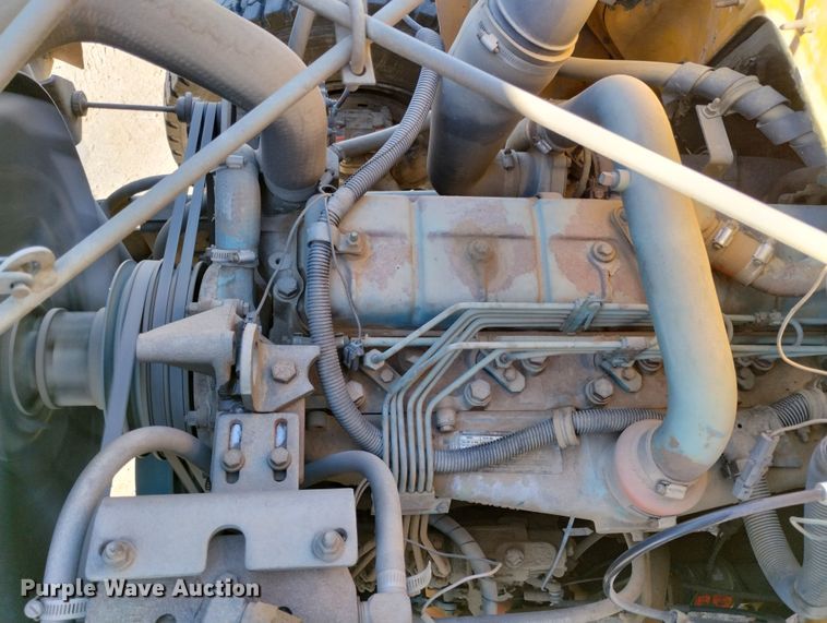 image for item DF8224 1990 International 4800  digger derrick truck