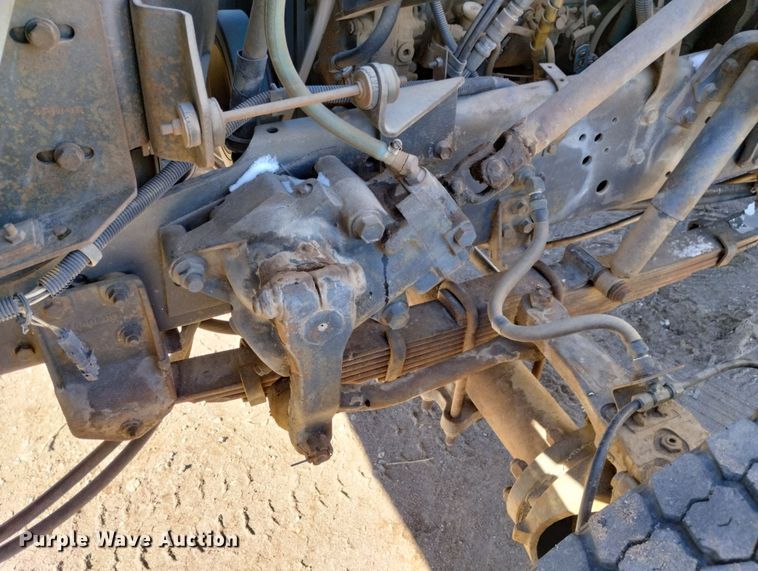 image for item DF8224 1990 International 4800  digger derrick truck