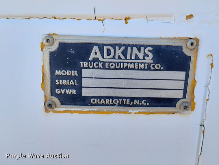 image for item DF8224 1990 International 4800  digger derrick truck