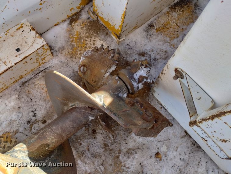 image for item DF8224 1990 International 4800  digger derrick truck