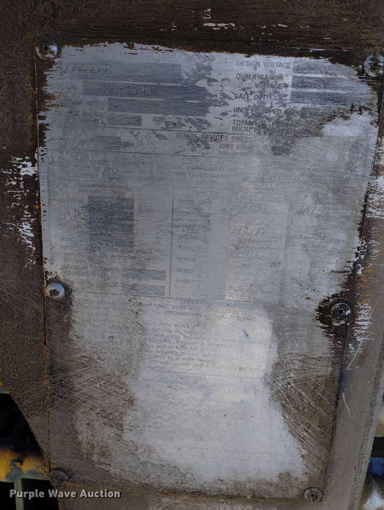 image for item DF8224 1990 International 4800  digger derrick truck