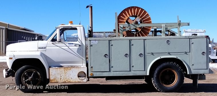 image for item DF8225 1981 Ford F800  utility / service truck with reel carrier