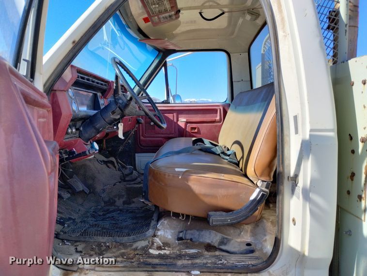 image for item DF8225 1981 Ford F800  utility / service truck with reel carrier