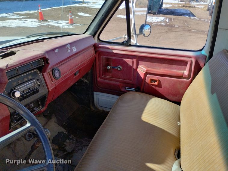 image for item DF8225 1981 Ford F800  utility / service truck with reel carrier