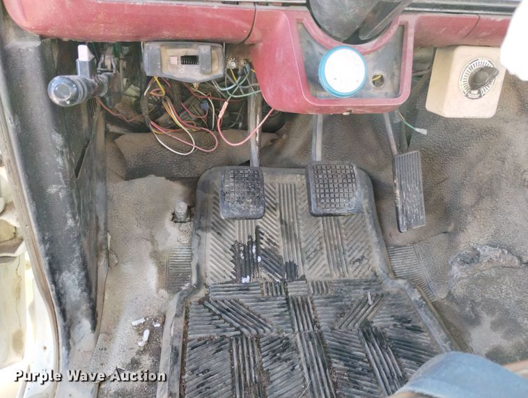 image for item DF8225 1981 Ford F800  utility / service truck with reel carrier