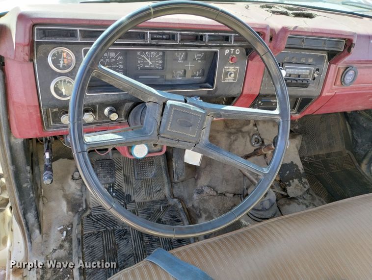 image for item DF8225 1981 Ford F800  utility / service truck with reel carrier