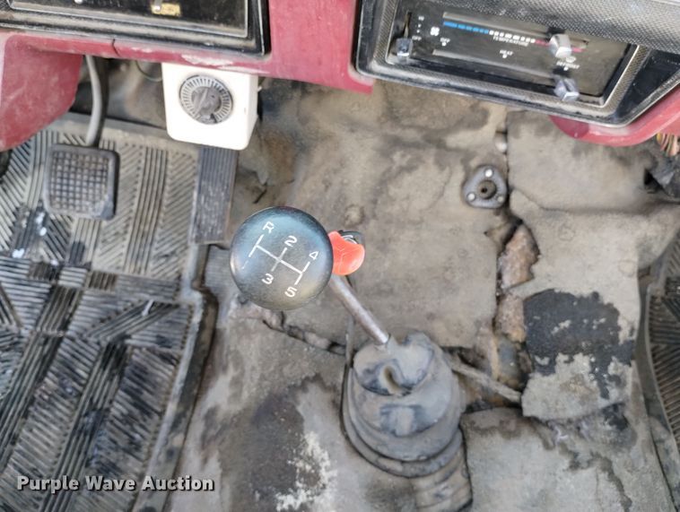 image for item DF8225 1981 Ford F800  utility / service truck with reel carrier