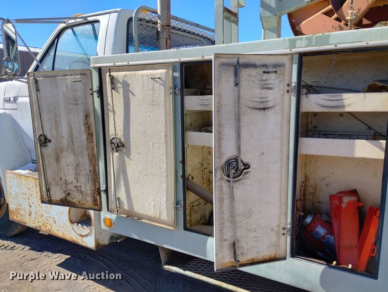 image for item DF8225 1981 Ford F800  utility / service truck with reel carrier