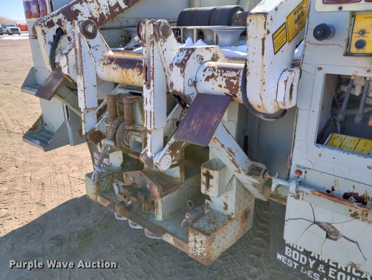 image for item DF8225 1981 Ford F800  utility / service truck with reel carrier