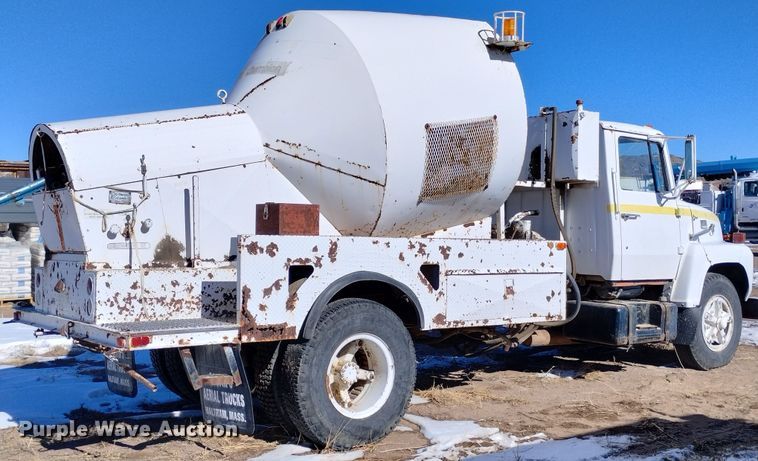 image for item DF8226 1976 Ford 8000  sewer rodder truck