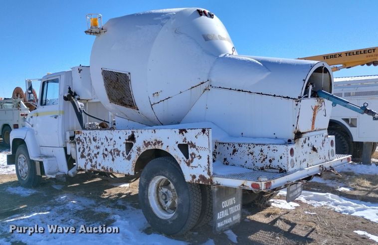 image for item DF8226 1976 Ford 8000  sewer rodder truck