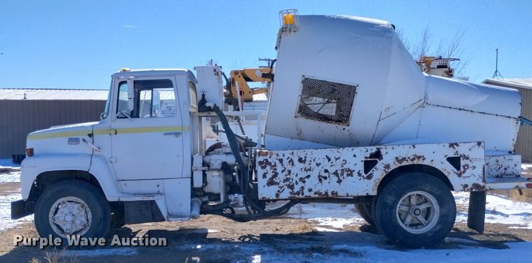 image for item DF8226 1976 Ford 8000  sewer rodder truck