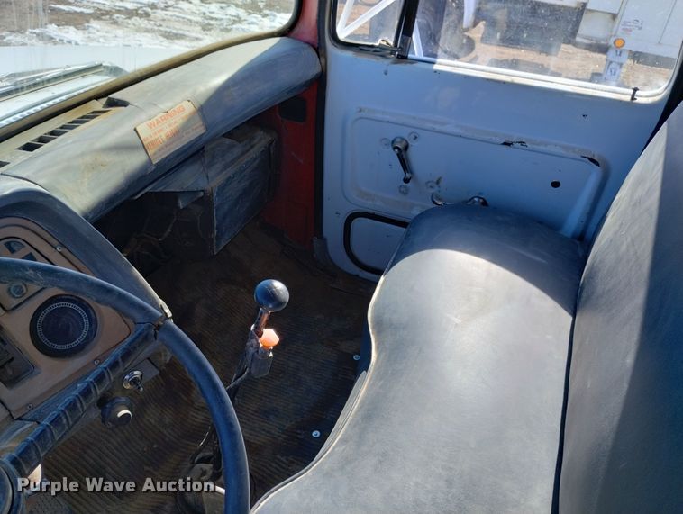 image for item DF8226 1976 Ford 8000  sewer rodder truck