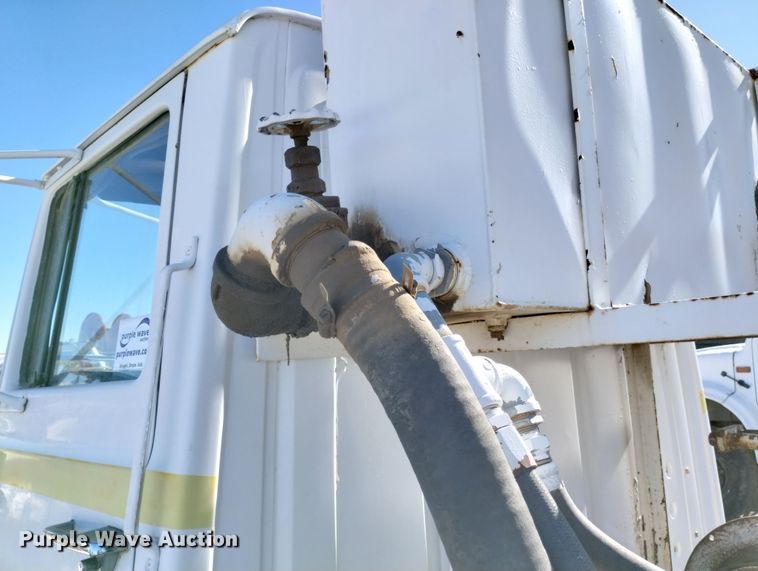 image for item DF8226 1976 Ford 8000  sewer rodder truck