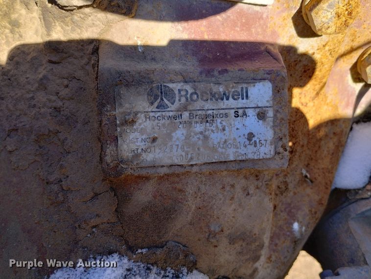 image for item DF8227 1989 Ford F700  truck cab and chassis