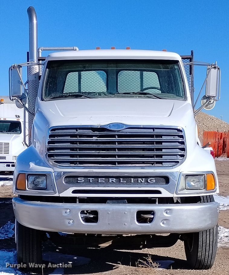 image for item DF8228 2002 Sterling L-Line  flatbed truck