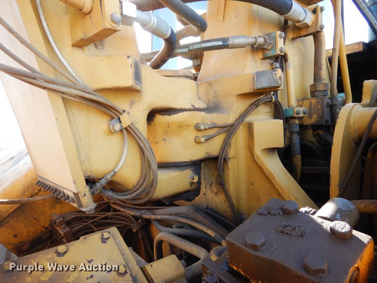 image for item DF8254 2000 Caterpillar 615C elevating scraper