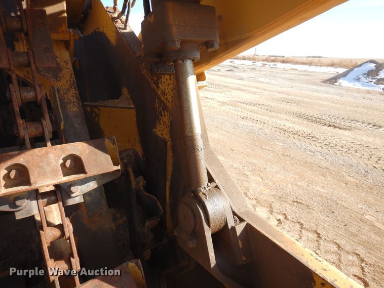 image for item DF8254 2000 Caterpillar 615C elevating scraper