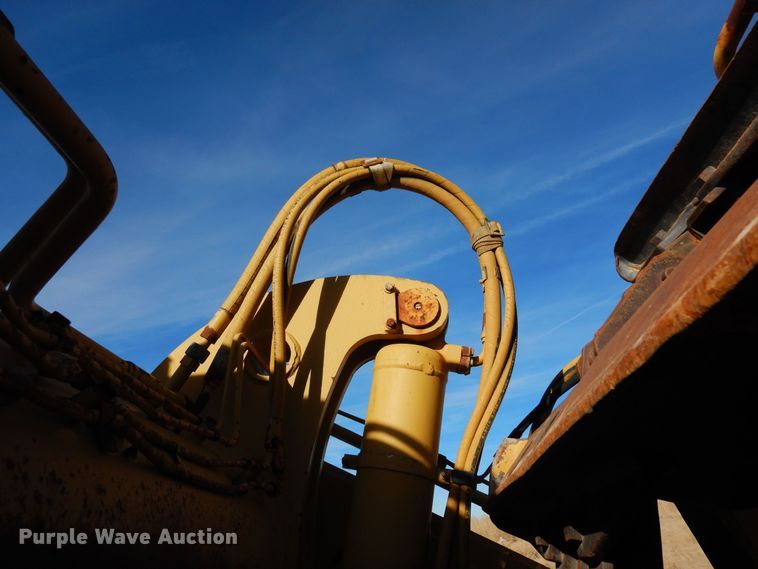 image for item DF8254 2000 Caterpillar 615C elevating scraper