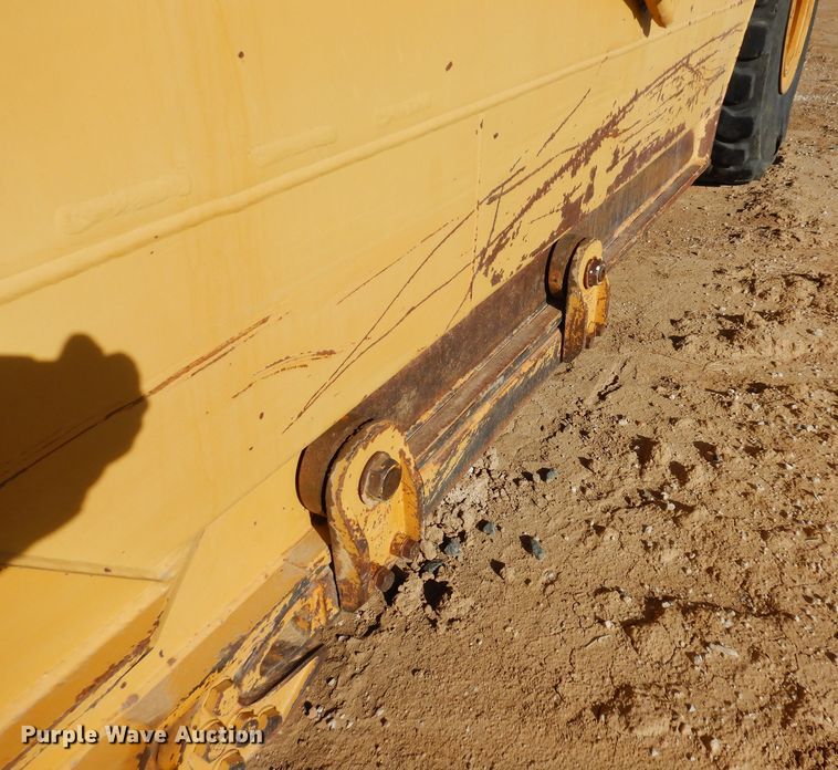 image for item DF8254 2000 Caterpillar 615C elevating scraper