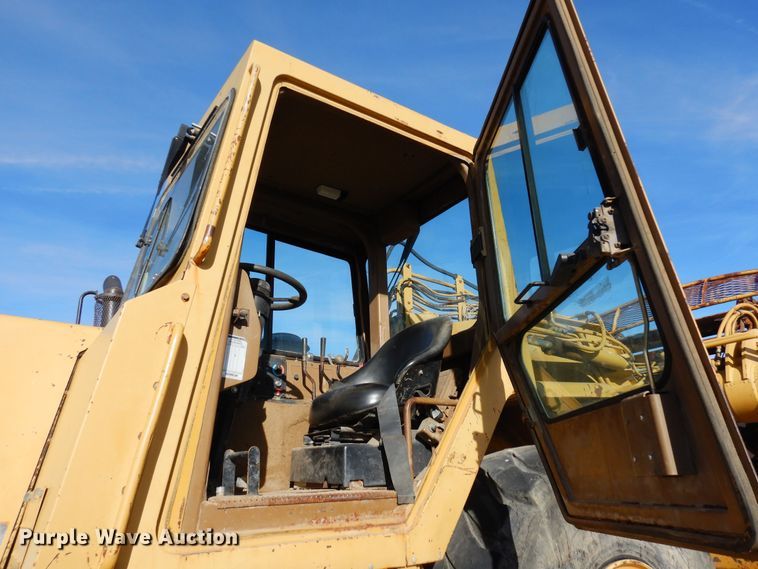 image for item DF8254 2000 Caterpillar 615C elevating scraper