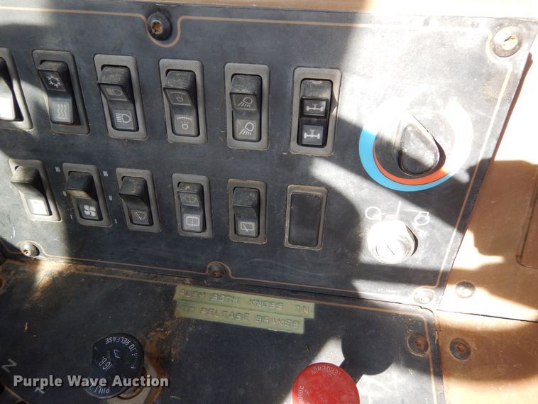 image for item DF8254 2000 Caterpillar 615C elevating scraper