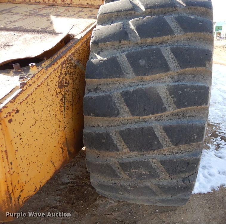 image for item DF8254 2000 Caterpillar 615C elevating scraper